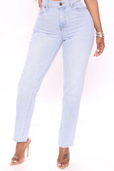 Hometown Cutie Mom Jeans - Light Blue Wash Ins Street